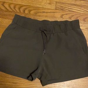 Lululemon on the fly 2.5 shorts